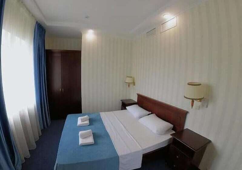 Junior Suite, Rush
