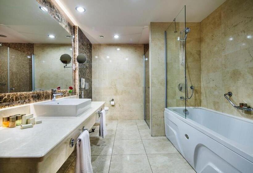 سوییت خانوادگی, Bellis Deluxe Hotel & Heated For Winter Aqua Park