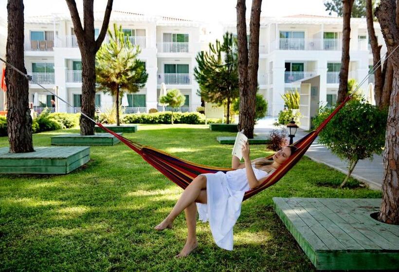 Дом 1 Спальня, Bellis Deluxe Hotel & Heated For Winter Aqua Park