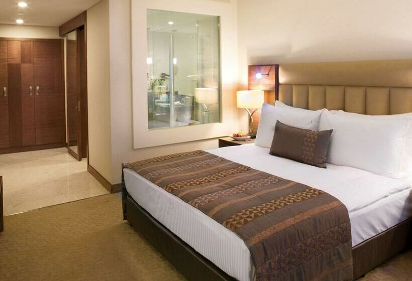수피리어 룸, Mövenpick Hotel Izmir