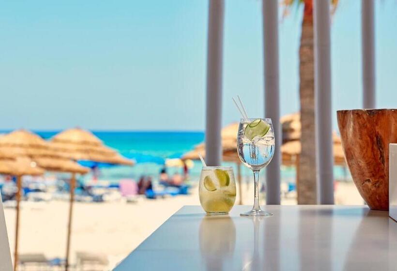 Номер Стандарт Вид на Бассейн, So White Club Resort