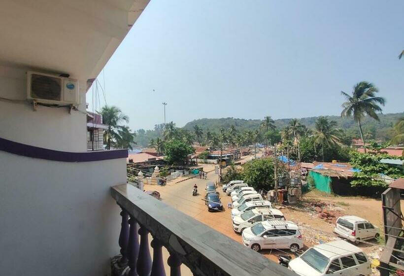 经济房, Baga View Inn