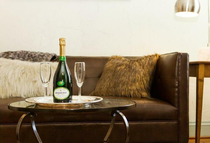 Президентский Люкс, James Buchanan Hotel, Trademark Collection By Wyndham