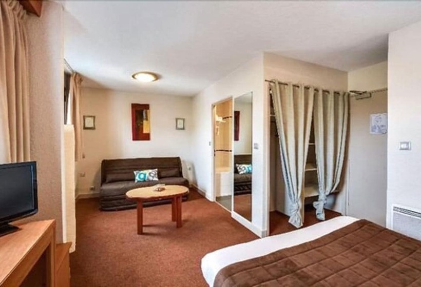 اتاق استاندارد چهار تخته, Brit Hotel Saint Nazaire Centre