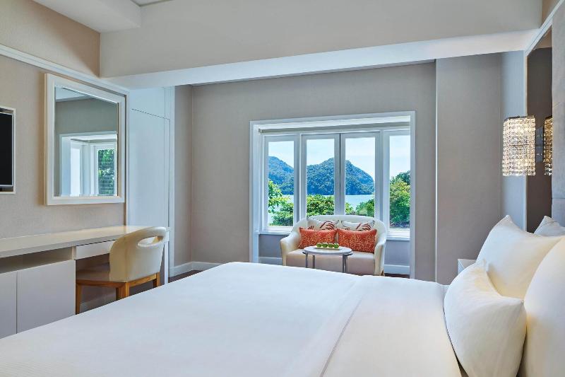 Люкс Кровать Кинг, The Westin Langkawi Resort & Spa