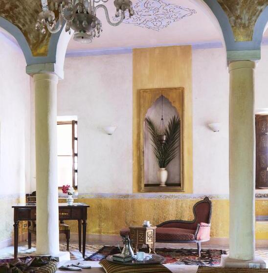 سوییت, Al Moudira