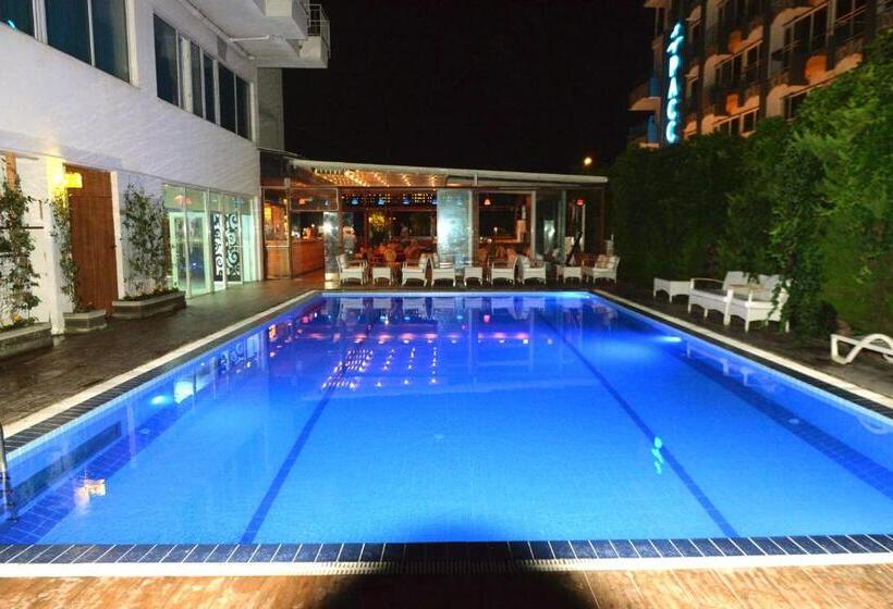 اتاق اساندارد با چشم‌انداز جانبی به دریا, Kristal Beach