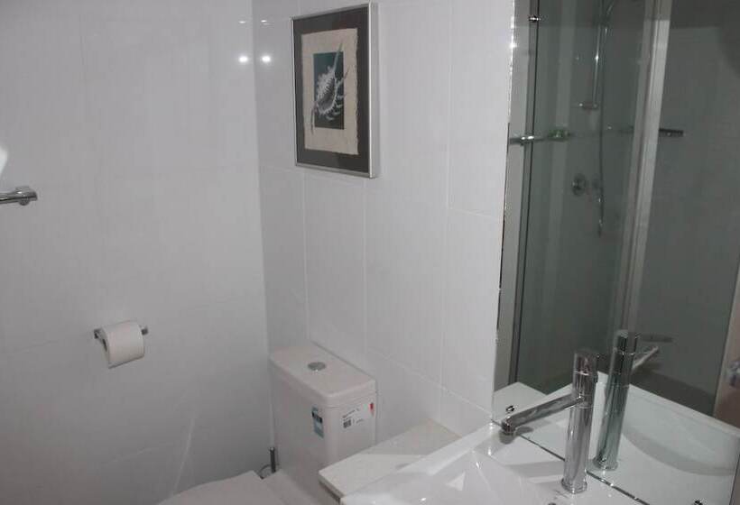 공동 객실, Smugglers Cove Beach Resort &