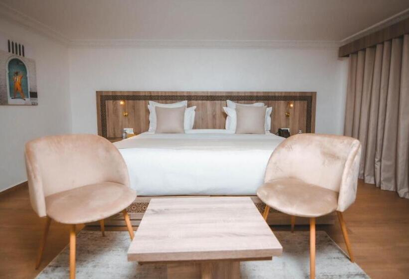 اتاق استاندارد, 555 Hotel Clubbing Adults Only