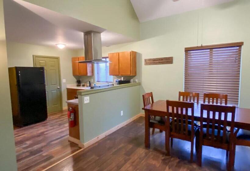 Шале 1 Спальня, Crooked River Ranch Cabins