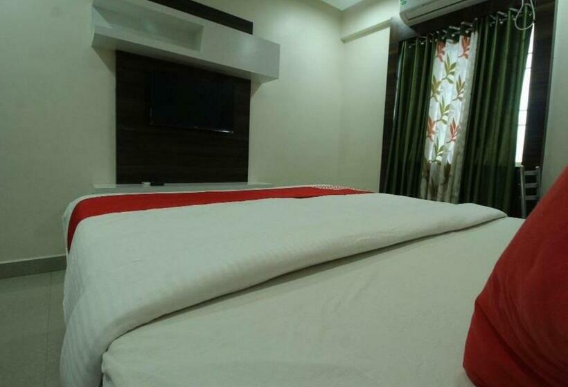 Номер Deluxe, Staymaker Regal Residency