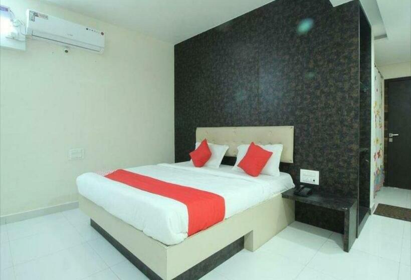 Номер Deluxe, Staymaker Regal Residency