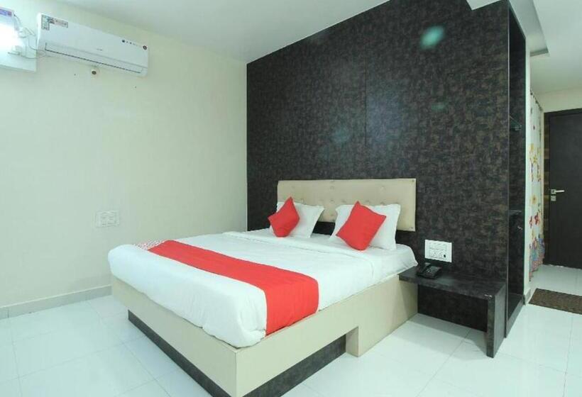 Номер Deluxe, Staymaker Regal Residency