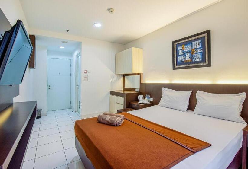 Номер Superior, Skyview Sentul Tower Apartments