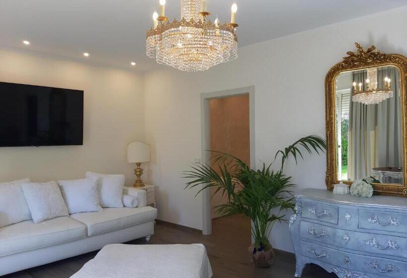 جناح مزود بجاكوزى, Luxury Dreams