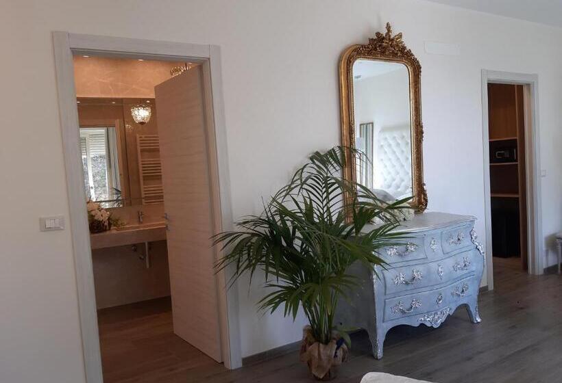 جناح مزود بجاكوزى, Luxury Dreams
