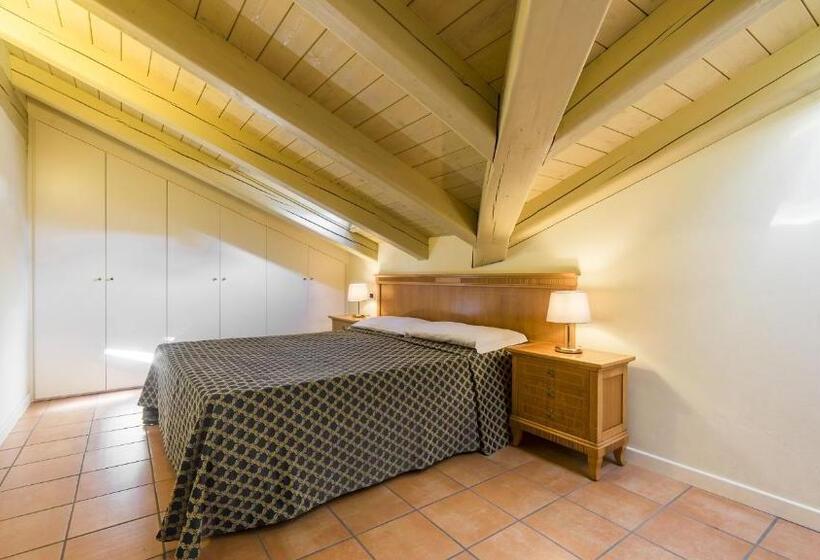 Апартаменты 3 Спальни Вид на Море, Residence Villa Marina