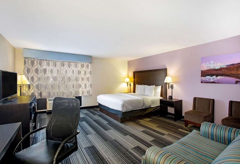 Suíte Deluxe, La Quinta Inn & Suites By Wyndham Springfield Airport Plaza