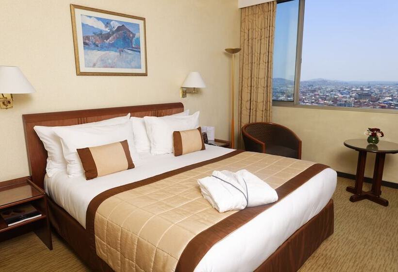 سوئیت کلاب, Carlton Madagascar