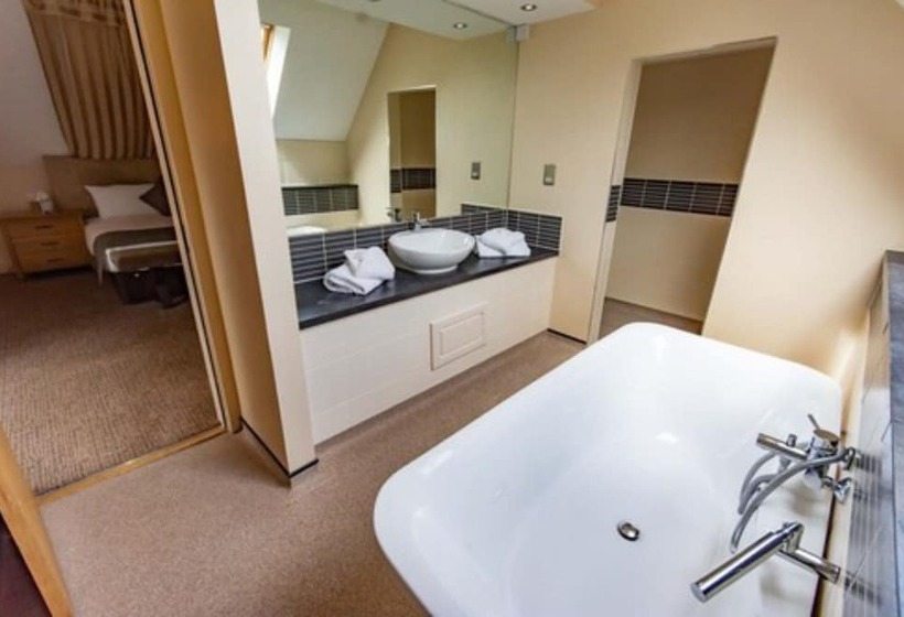 Номер Superior, Great Hallingbury Manor & Lodges