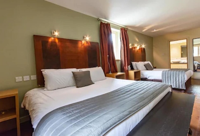Семейный Номер, Great Hallingbury Manor & Lodges