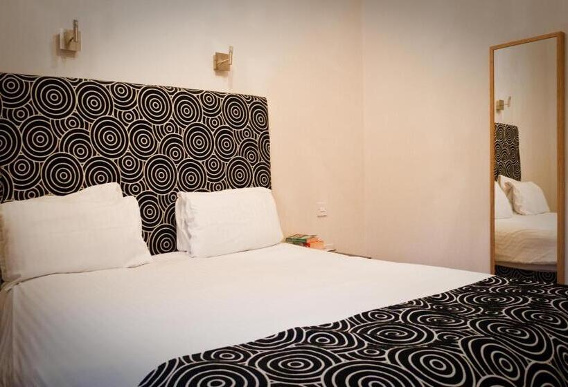 Номер Стандарт, Great Hallingbury Manor & Lodges