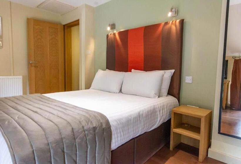 Семейный Номер, Great Hallingbury Manor & Lodges