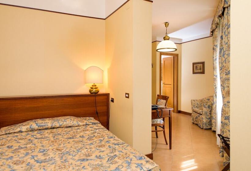 اتاق استاندارد یک نفره, Albergo Reggio