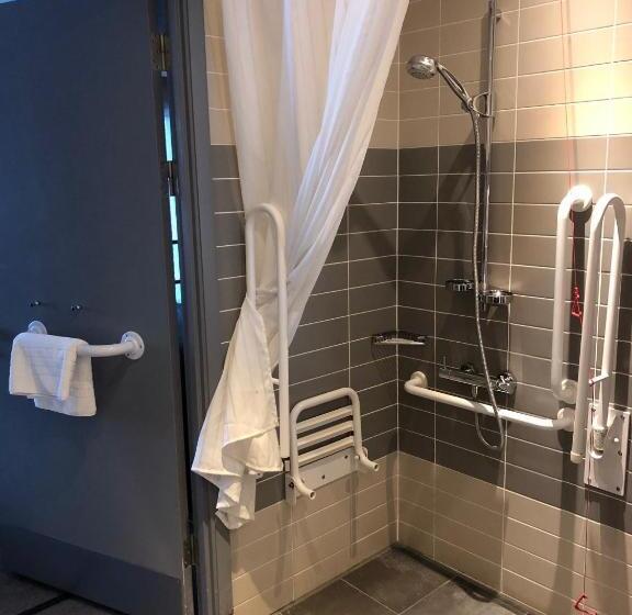 Номер Стандарт Адаптированный для Инвалидов, Crowne Plaza Manchester City Centre, An Ihg