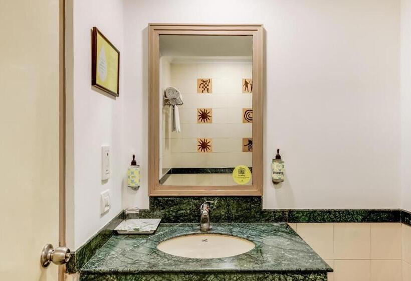 Номер бизнес-класса, Lemon Tree Hotel, Ahmedabad