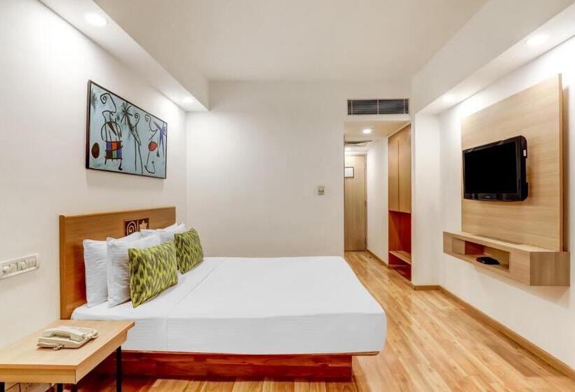 Номер бизнес-класса, Lemon Tree Hotel, Ahmedabad