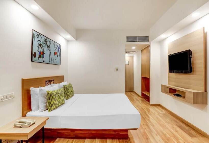 Номер бизнес-класса, Lemon Tree Hotel, Ahmedabad