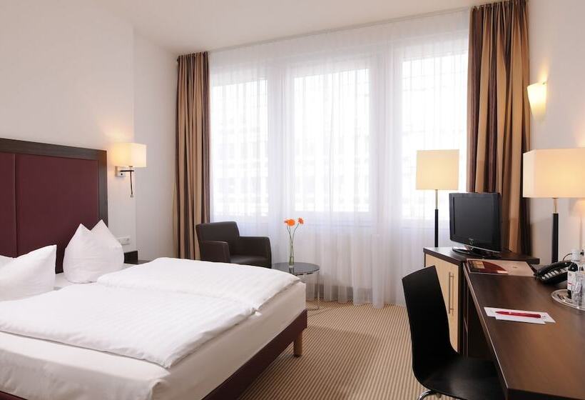 Номер Стандарт Индивидуальный, Premier Inn München City Ost