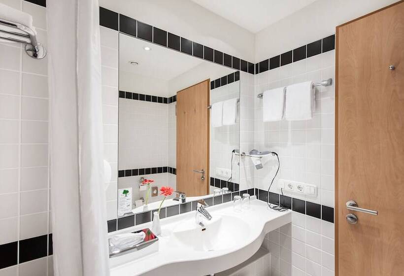 Номер Стандарт, Premier Inn München City Ost