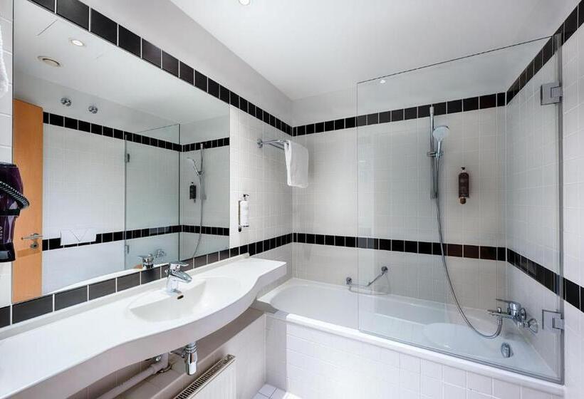 Номер Стандарт Трехместный, Premier Inn München City Ost