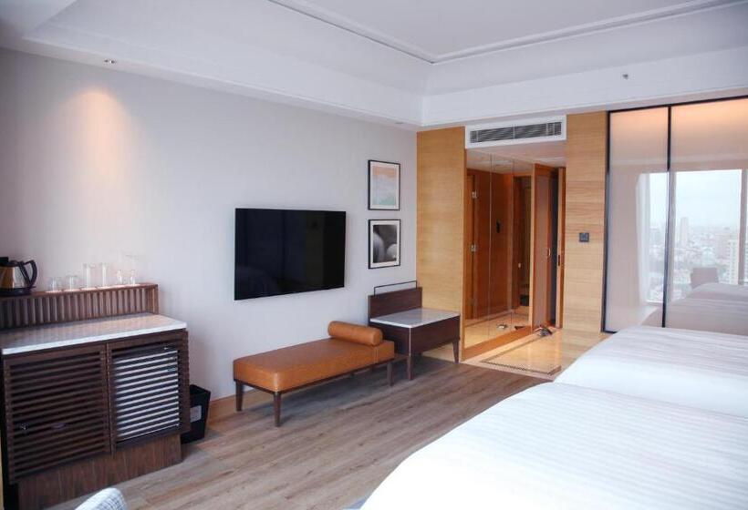 Номер Superior Вид на Реку, Sheraton Shanghai Pudong Riverside