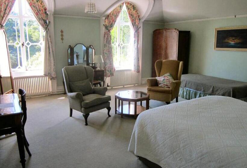 家庭间, Hollybank House
