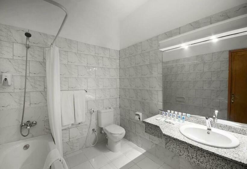 اتاق استاندارد با چشم‌انداز باغ, Giftun Azur Resort