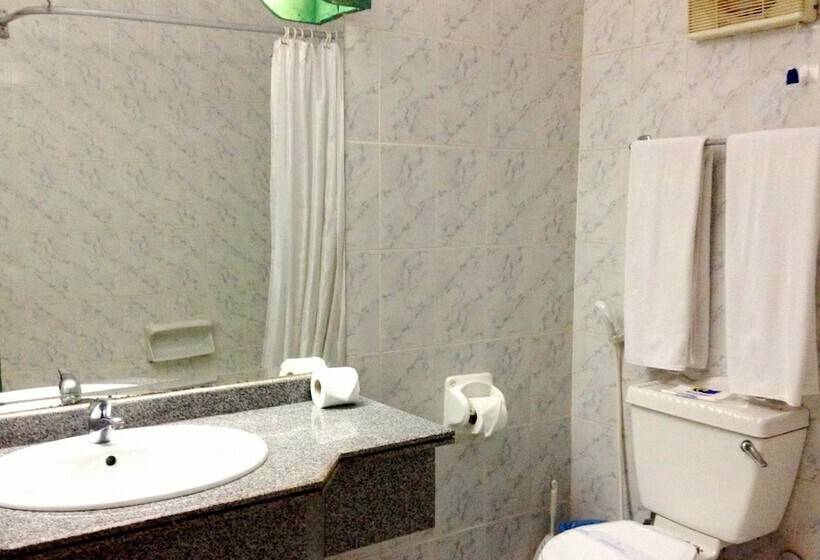 اتاق اساندارد با چشم‌انداز جانبی به دریا, Giftun Azur Resort