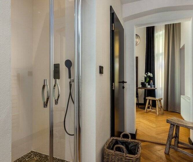 اتاق استاندارد با بالکن, Antik Hotel Prague