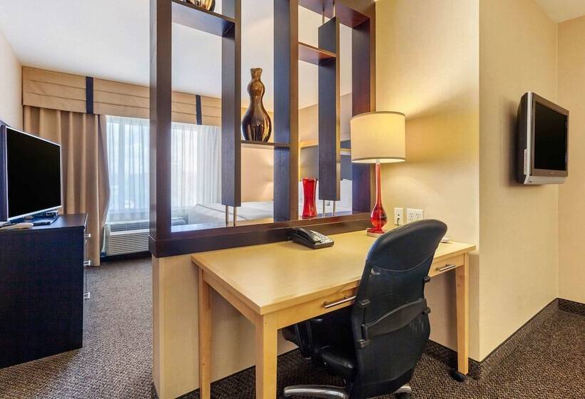 Люкс, Cambria Hotel Ft Collins