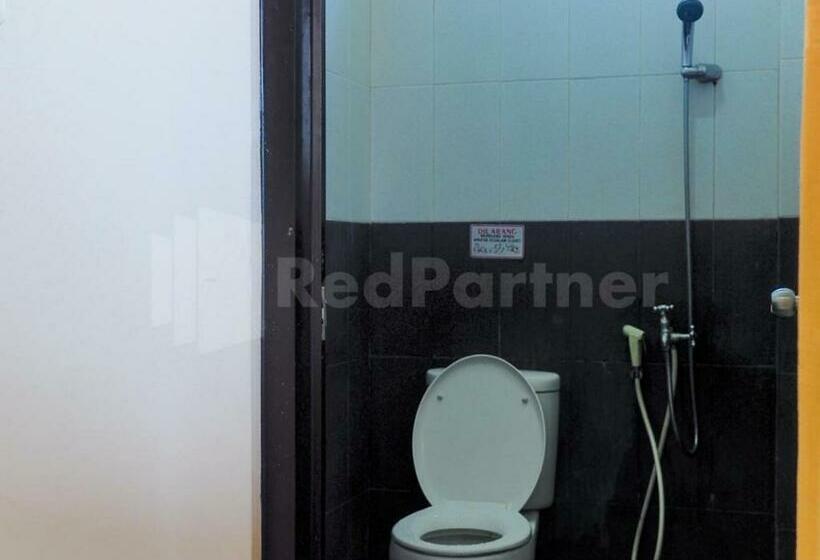 Номер Стандарт, Reddoorz At Gunungsari Surabaya 2
