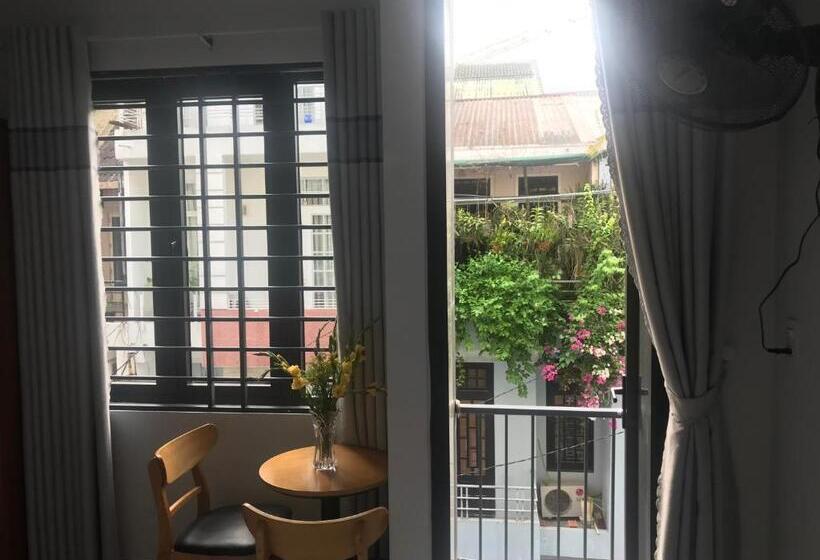 اتاق لوکس با بالکن, Jasmine Mini