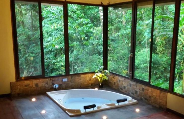 Люкс, Tropical Suites & Villas