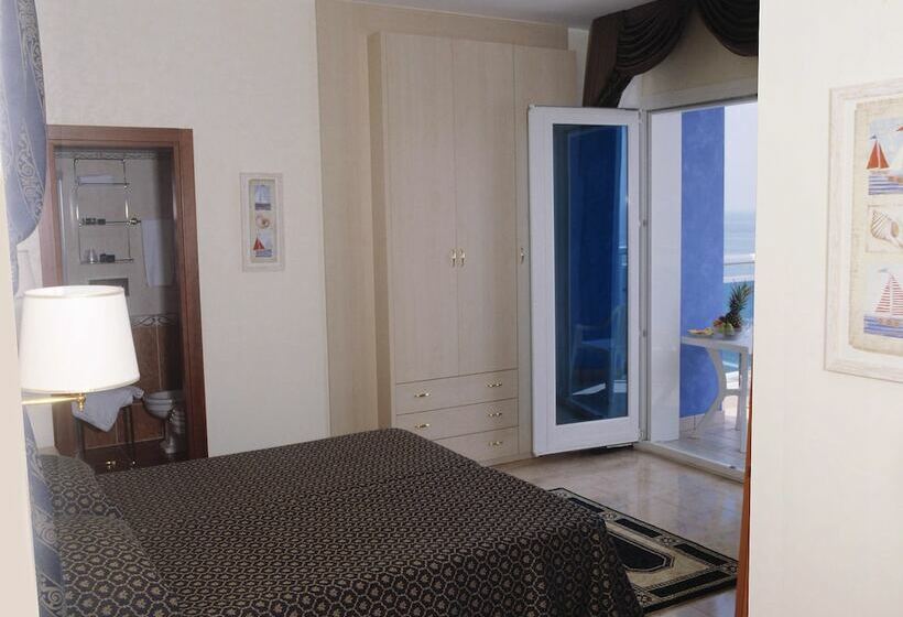 Triple Room Sea View, Caravelle&minicaravelle