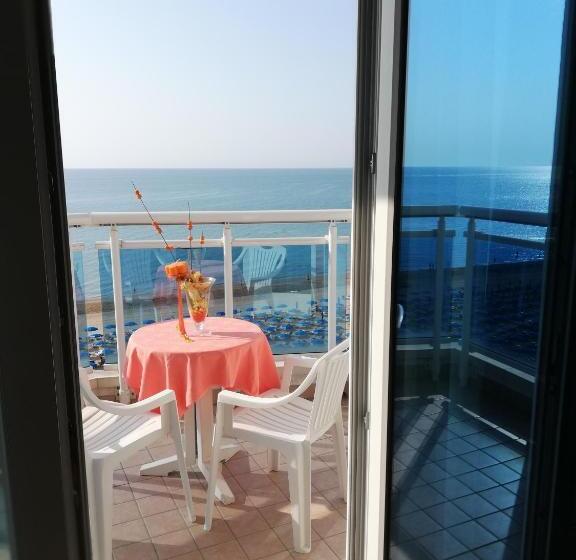 Triple Room Sea View, Caravelle&minicaravelle