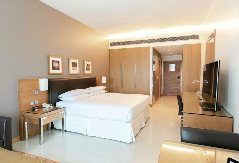 Номер Классика Кровать Кинг, Four Points By Sheraton Bur Dubai