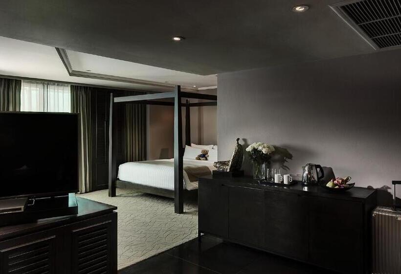 سوییت, S15 Sukhumvit