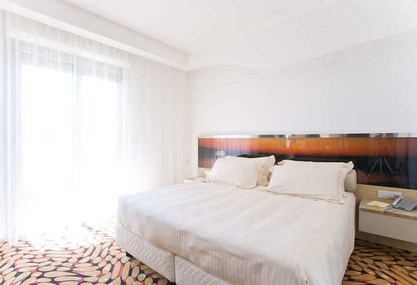 Номер Комфорт, Waldorf  Premier Resort