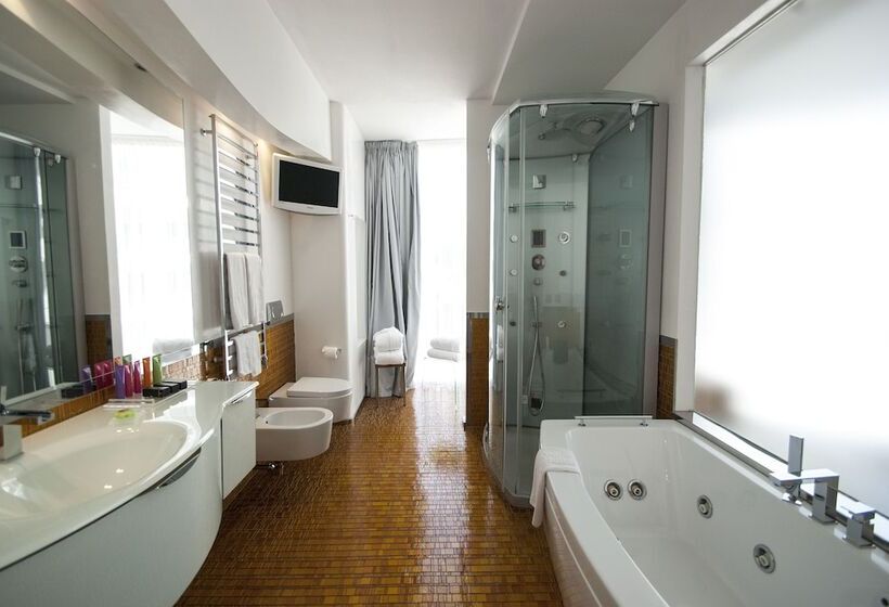 Полулюкс, Waldorf  Premier Resort
